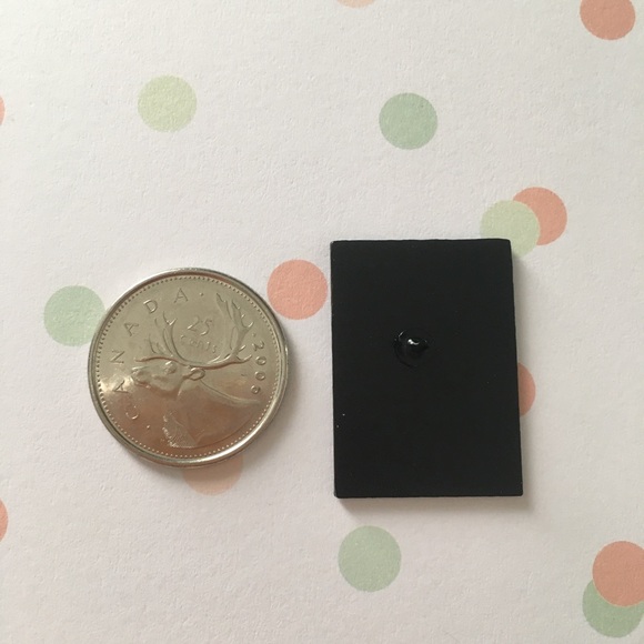 Girl with a Pearl Earring 🖼 Enamel pin (As Is) - Picture 2 of 2